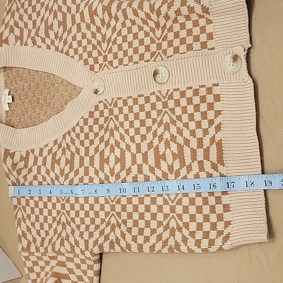 Debut, Size M Brown and Cream Cropped Button Down Cardigan, EUC - Picture 8 of 11